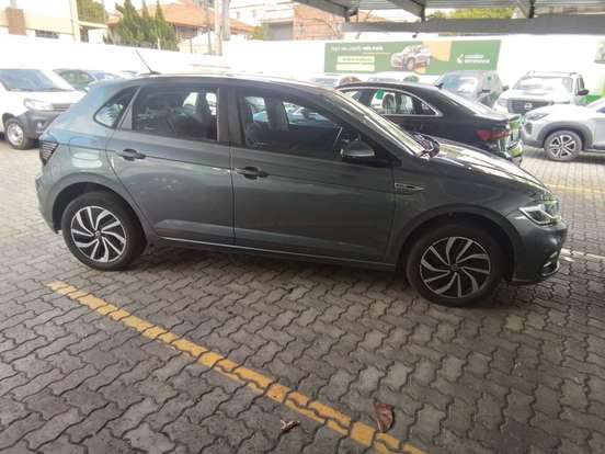 VOLKSWAGEN-POLO-2024
