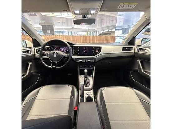 VOLKSWAGEN-POLO-2019