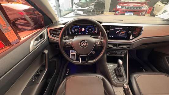 VOLKSWAGEN-POLO-2018