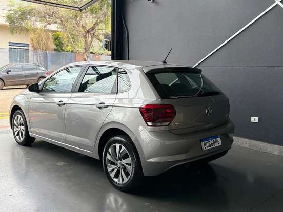 VOLKSWAGEN-POLO-2018