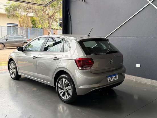 VOLKSWAGEN-POLO-2018