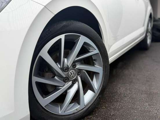 VOLKSWAGEN-POLO-1.0 200 TSI HIGHLINE AUTOMÁTICO VOLKSWAGEN-POLO-2019