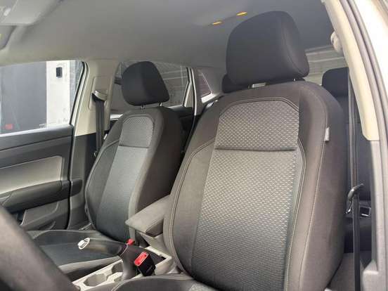 VOLKSWAGEN-POLO-2019