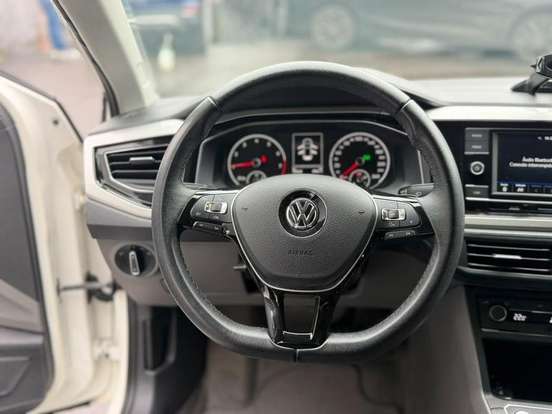 VOLKSWAGEN-POLO-2019