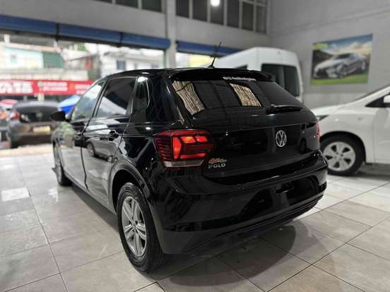 VOLKSWAGEN-POLO-2021