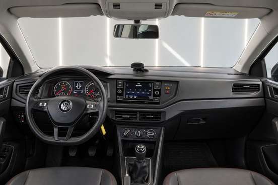 VOLKSWAGEN-POLO-2020