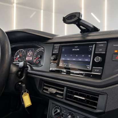 VOLKSWAGEN-POLO-2020