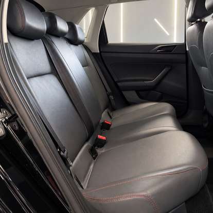 VOLKSWAGEN-POLO-2020