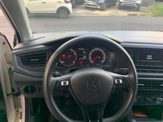 VOLKSWAGEN-POLO-2024