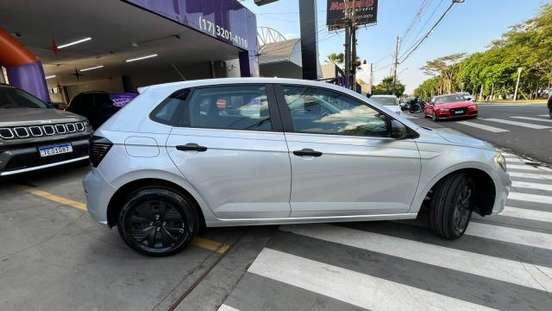 VOLKSWAGEN-POLO-2024