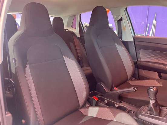 VOLKSWAGEN-POLO-2024