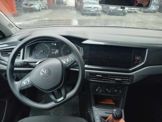 VOLKSWAGEN-POLO-2024