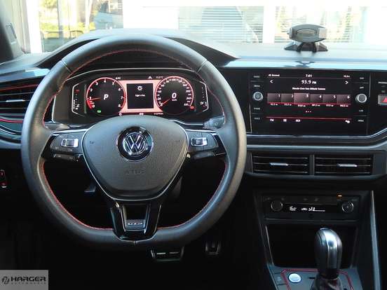 VOLKSWAGEN-POLO-2020