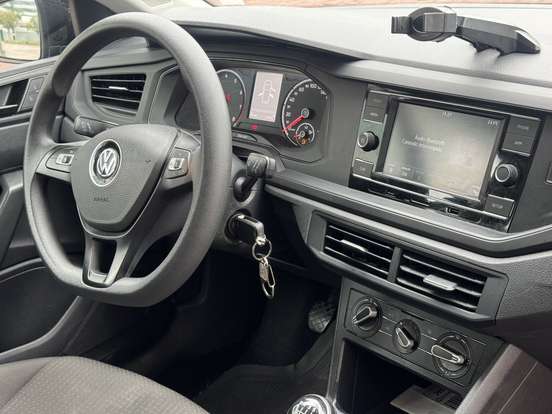 VOLKSWAGEN-POLO-2021
