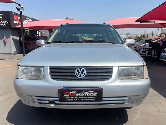 VOLKSWAGEN-QUANTUM-2001
