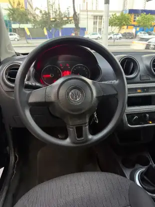 VOLKSWAGEN-SAVEIRO-2014