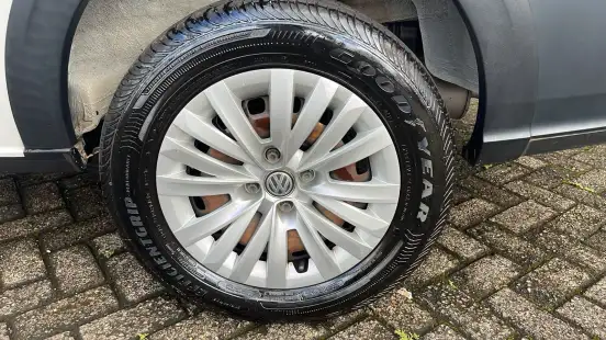 VOLKSWAGEN-SAVEIRO-2020