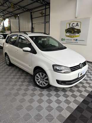 VOLKSWAGEN-SPACEFOX-2013