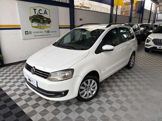 VOLKSWAGEN-SPACEFOX-2013