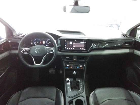 VOLKSWAGEN-TAOS-2024