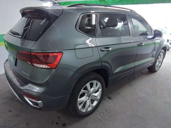 VOLKSWAGEN-TAOS-2023
