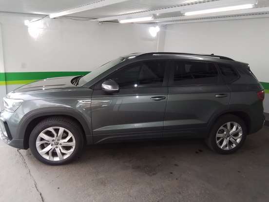 VOLKSWAGEN-TAOS-2023