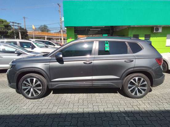 VOLKSWAGEN-TAOS-2025
