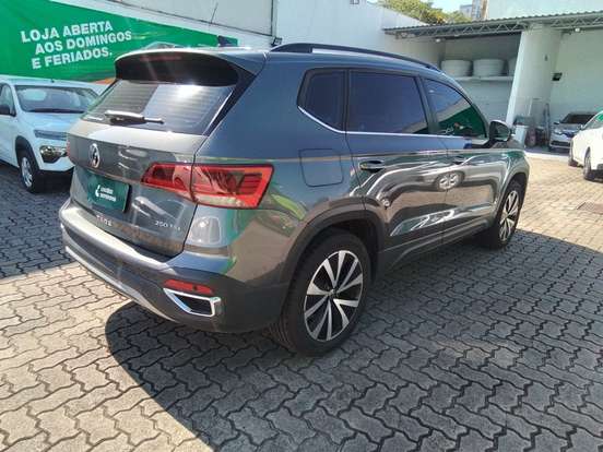 VOLKSWAGEN-TAOS-2025