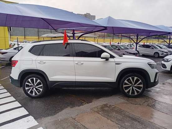 VOLKSWAGEN-TAOS-2025
