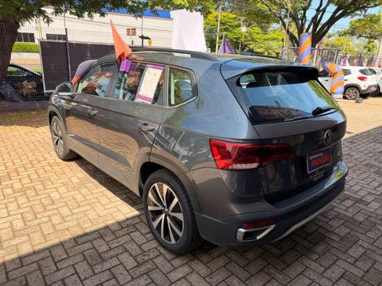 VOLKSWAGEN-TAOS-2025