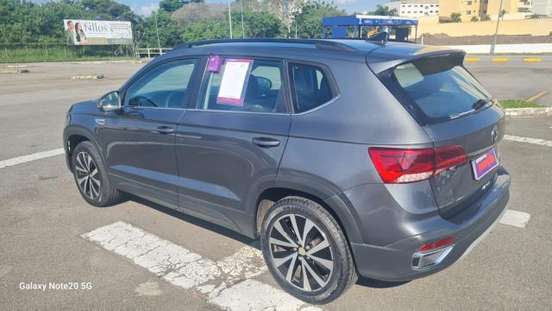 VOLKSWAGEN-TAOS-2025
