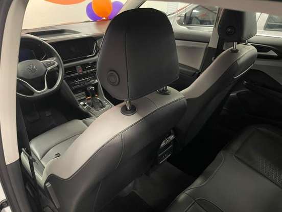 VOLKSWAGEN-TAOS-2025