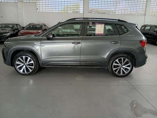 VOLKSWAGEN-TAOS-2025