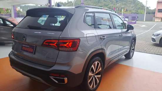 VOLKSWAGEN-TAOS-2025
