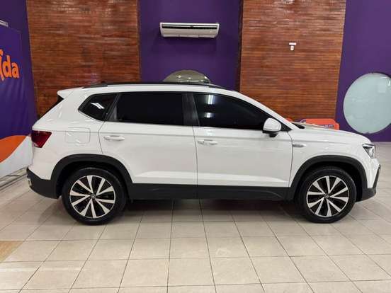 VOLKSWAGEN-TAOS-2025
