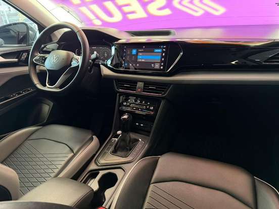 VOLKSWAGEN-TAOS-2024