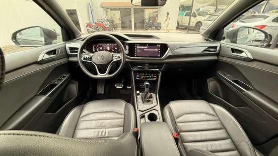 VOLKSWAGEN-TAOS-2023