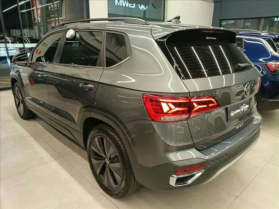 VOLKSWAGEN-TAOS-2024