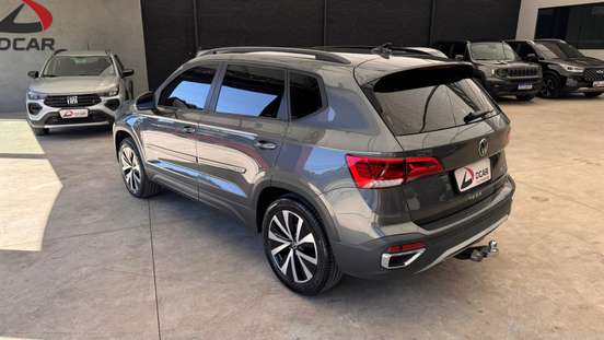 VOLKSWAGEN-TAOS-2023