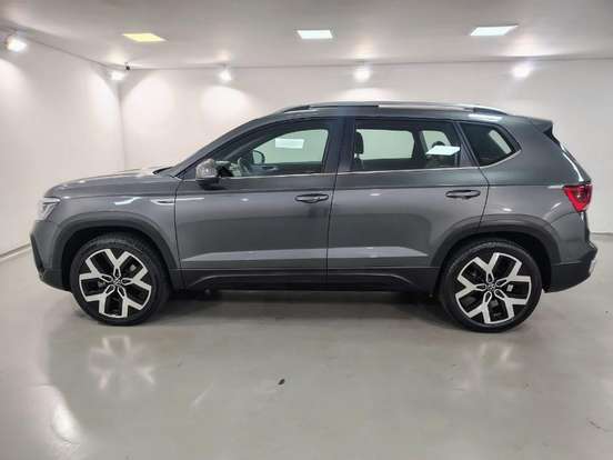 VOLKSWAGEN-TAOS-2025
