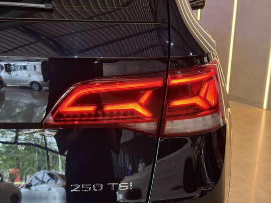 VOLKSWAGEN-TAOS-1.4 250 TSI TOTAL FLEX COMFORTLINE AUTOMÁTICO VOLKSWAGEN-TAOS-2022