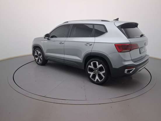 VOLKSWAGEN-TAOS-2024