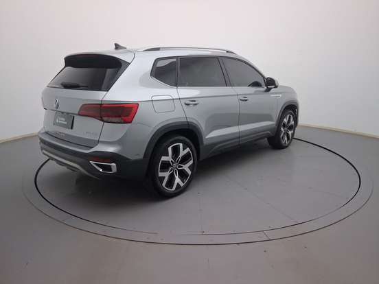 VOLKSWAGEN-TAOS-2024