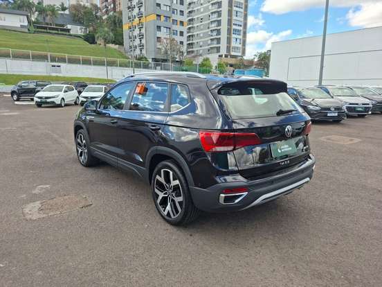 VOLKSWAGEN-TAOS-2024
