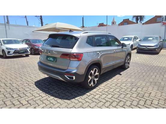 VOLKSWAGEN-TAOS-1.4 250 TSI TOTAL FLEX HIGHLINE AUTOMÁTICO VOLKSWAGEN-TAOS-2025