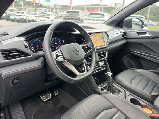 VOLKSWAGEN-TAOS-2023
