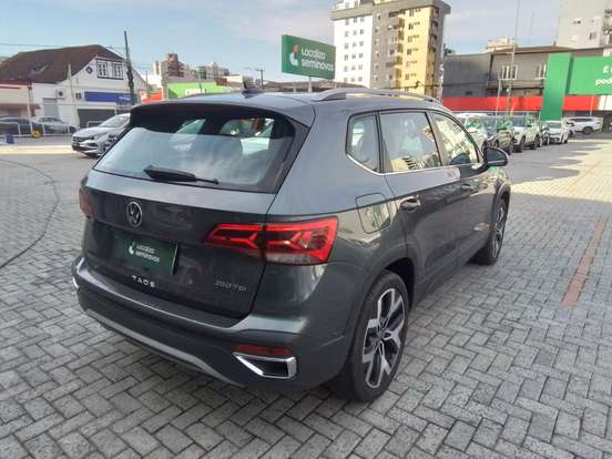 VOLKSWAGEN-TAOS-1.4 250 TSI TOTAL FLEX HIGHLINE AUTOMÁTICO VOLKSWAGEN-TAOS-2024
