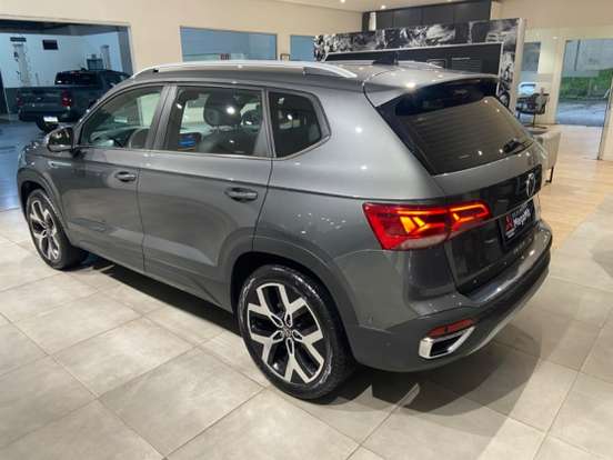 VOLKSWAGEN-TAOS-2023