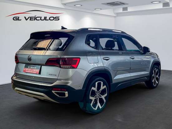 VOLKSWAGEN-TAOS-2024