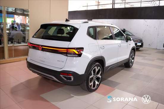 VOLKSWAGEN-TAOS-2026